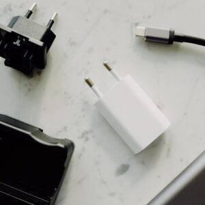 VI - Cables & Display adapters